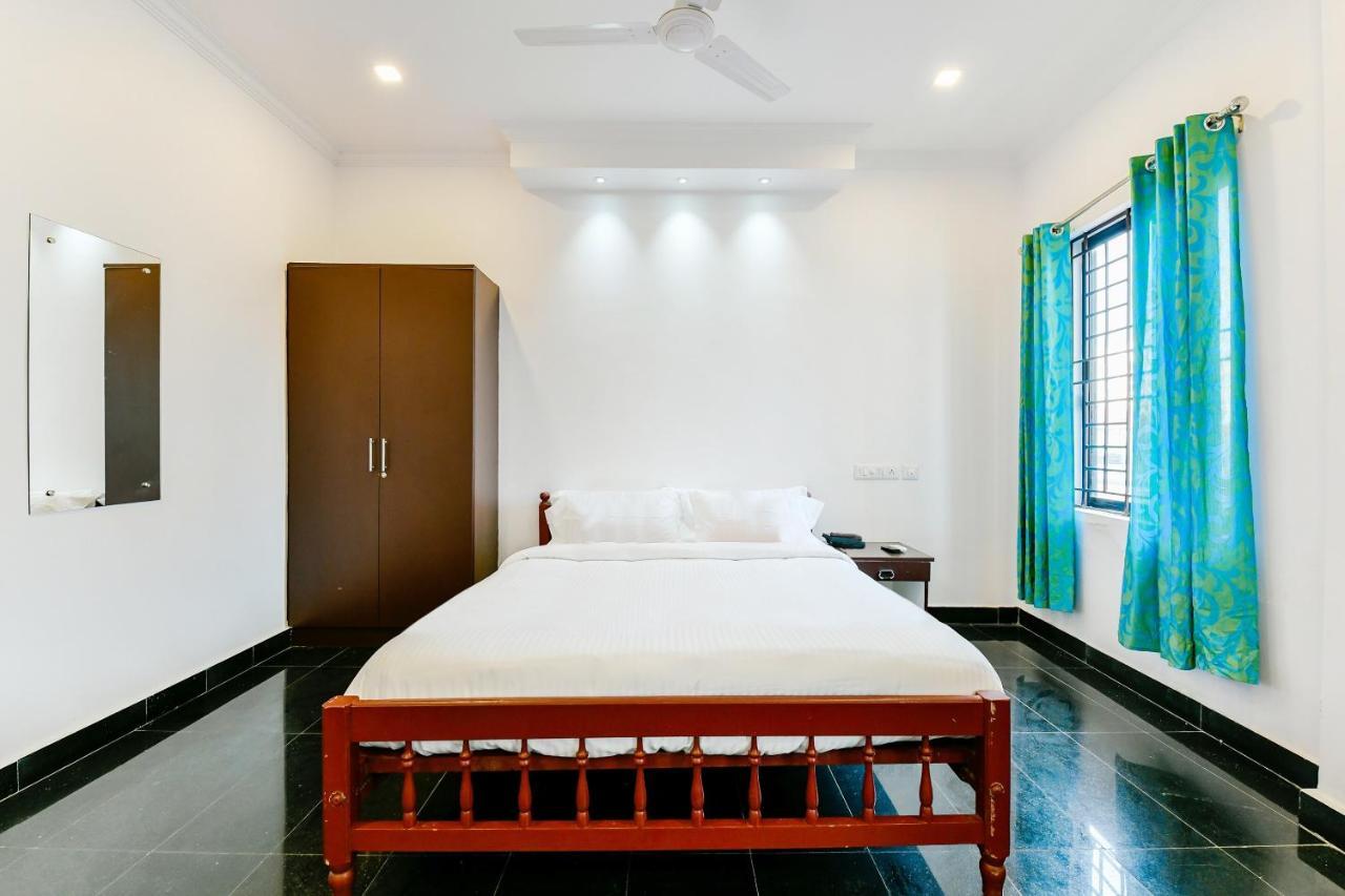 Spot On 39480 Vattekad Tourist Home Kakkanad Extérieur photo