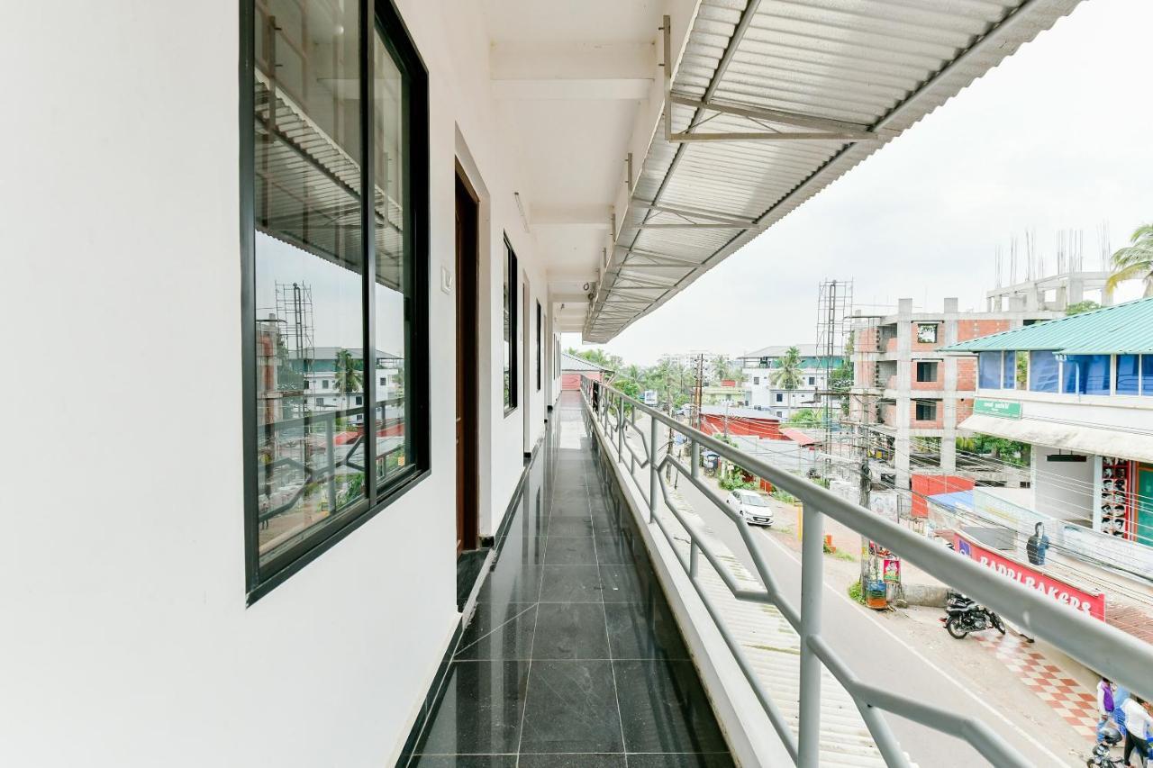 Spot On 39480 Vattekad Tourist Home Kakkanad Extérieur photo