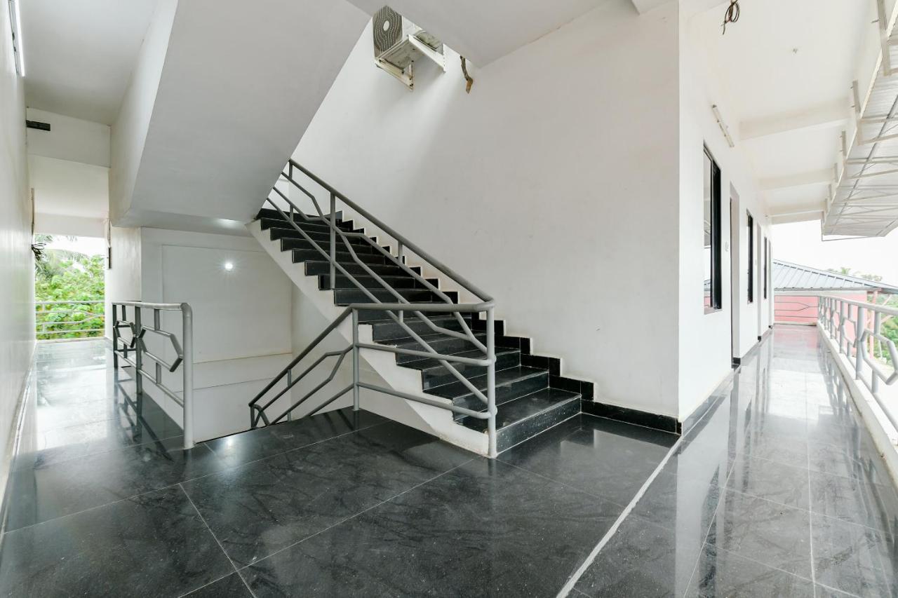 Spot On 39480 Vattekad Tourist Home Kakkanad Extérieur photo